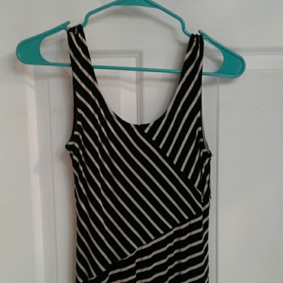 Maxi - Picture 2 of 2